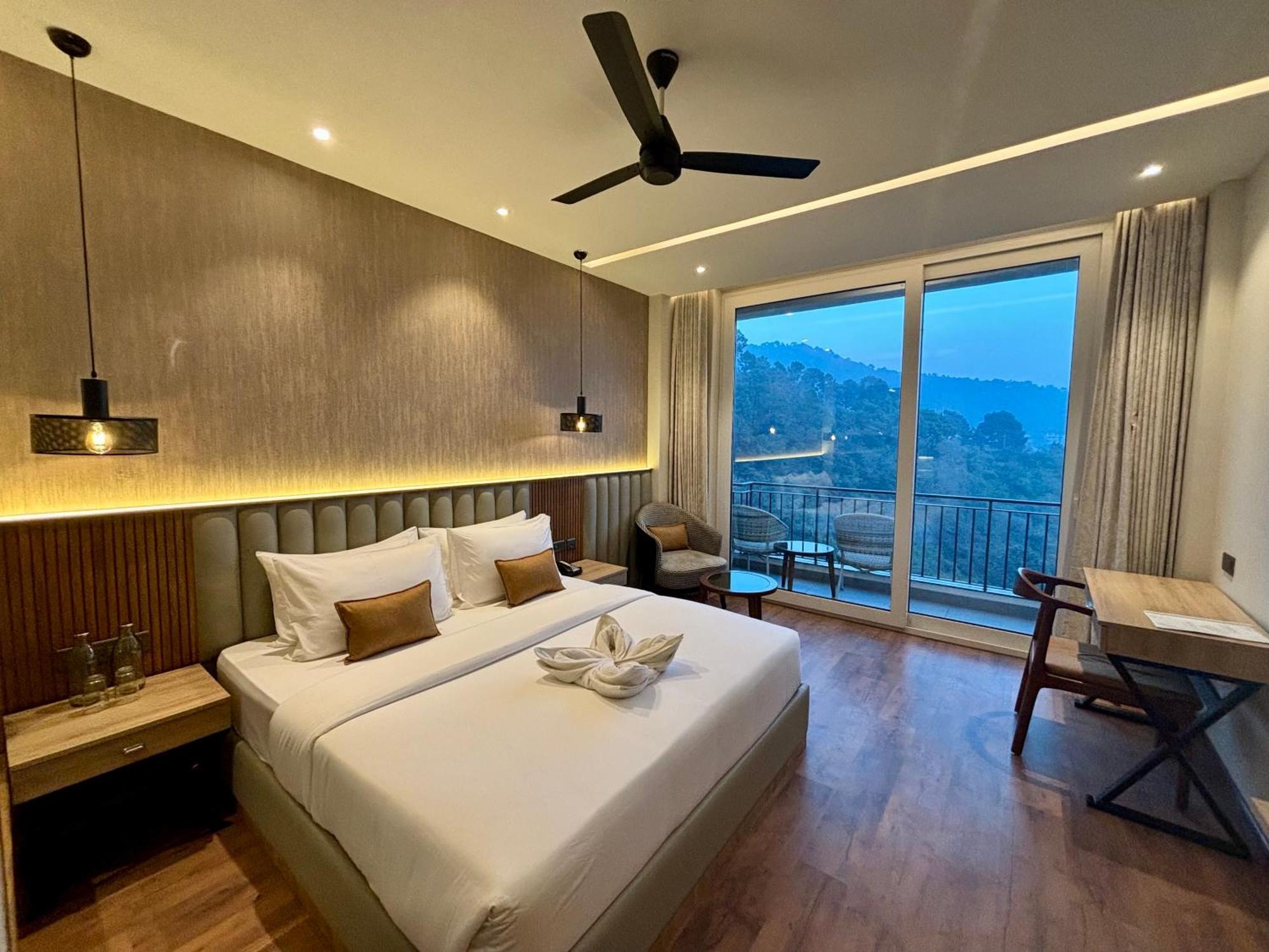 Arnisa Kasauli - A Boutique Hotel Екстериор снимка